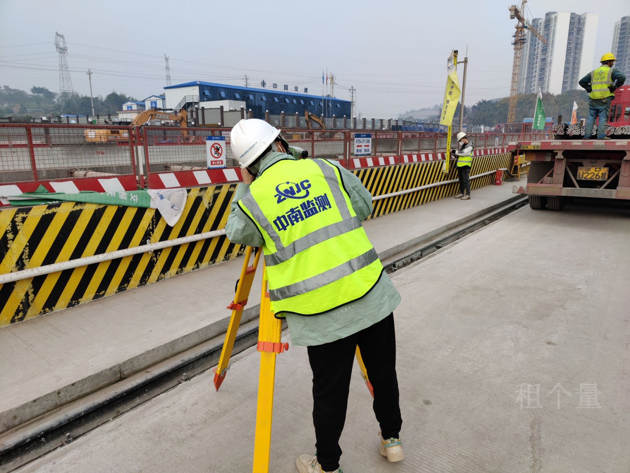 1-23121111442GU.jpg 1-23121111442GU.jpg